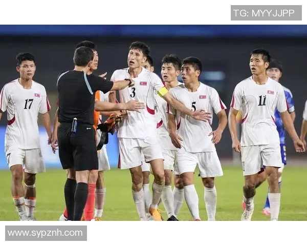 世预赛韩国与朝鲜对决前夕的紧张氛围与双方备战情况分析